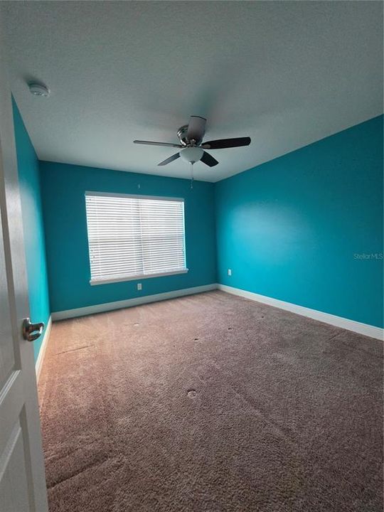 Activo con contrato: $699,900 (5 camas, 3 baños, 3578 Pies cuadrados)