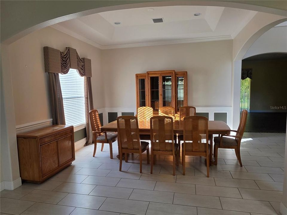 Activo con contrato: $699,900 (5 camas, 3 baños, 3578 Pies cuadrados)