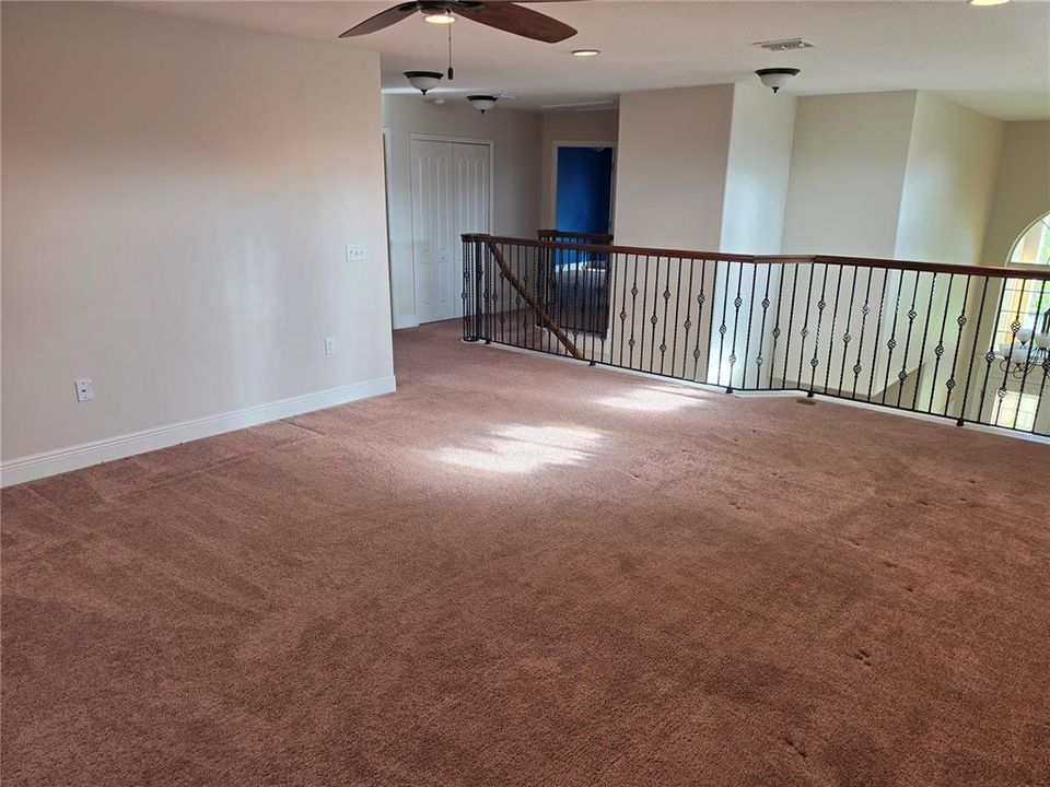 Activo con contrato: $699,900 (5 camas, 3 baños, 3578 Pies cuadrados)