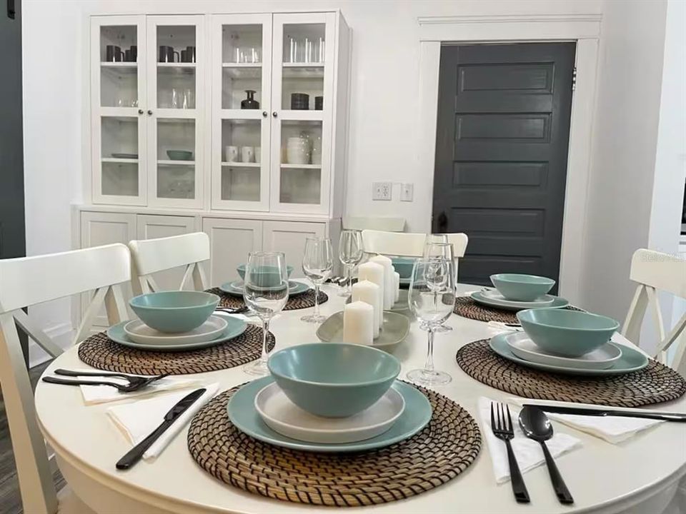 For Rent: $3,500 (4 beds, 3 baths, 1960 Square Feet)