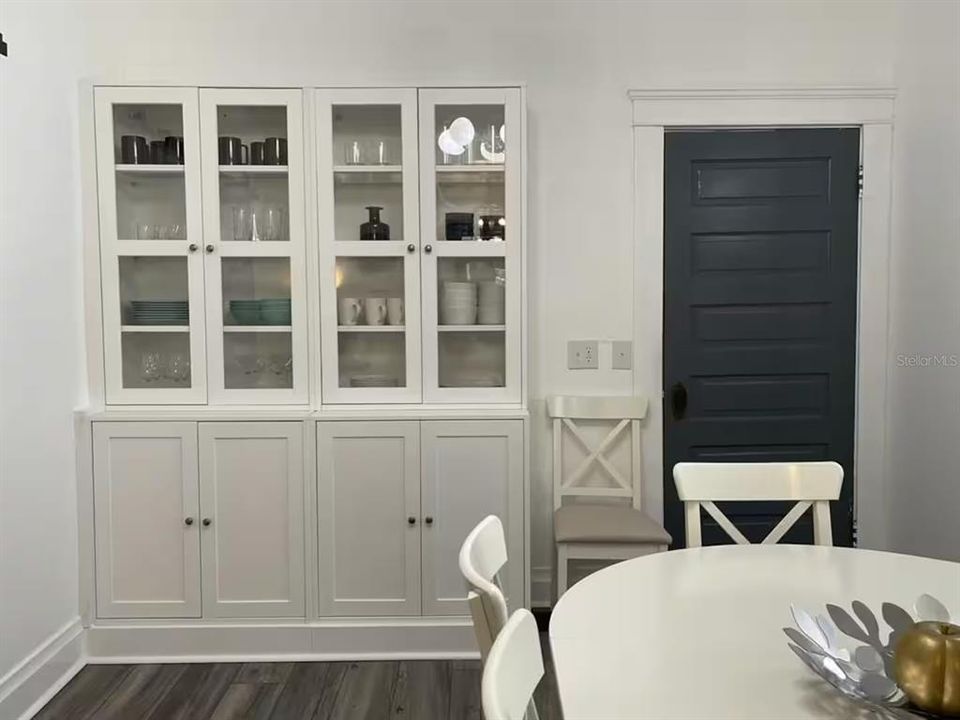 For Rent: $3,500 (4 beds, 3 baths, 1960 Square Feet)