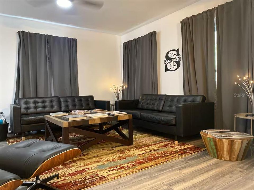 For Rent: $3,500 (4 beds, 3 baths, 1960 Square Feet)