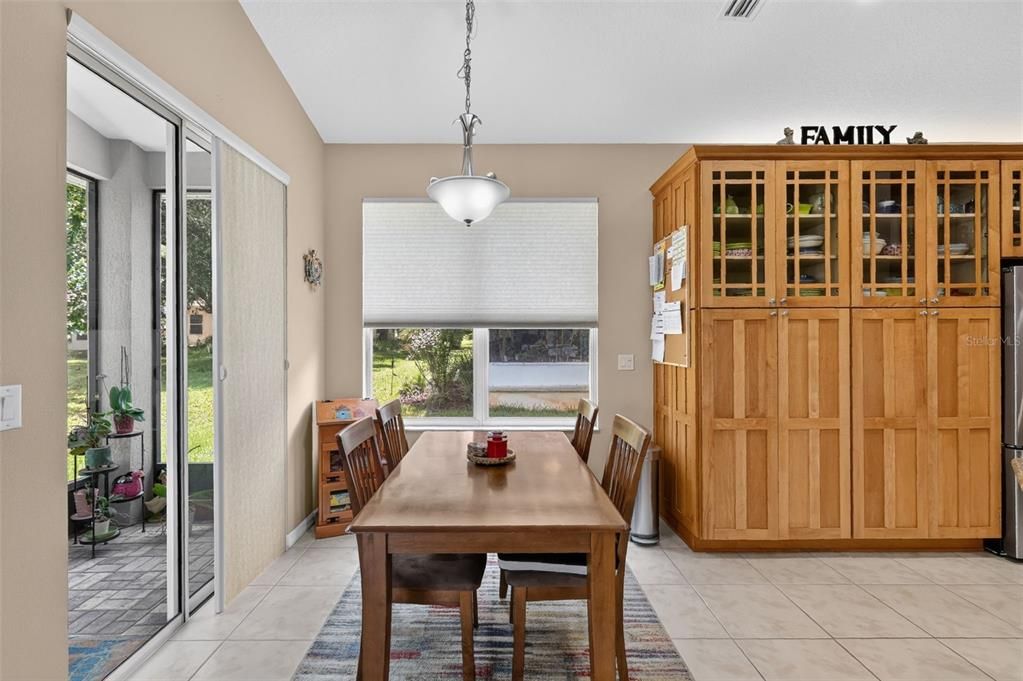En Venta: $345,000 (3 camas, 2 baños, 2008 Pies cuadrados)