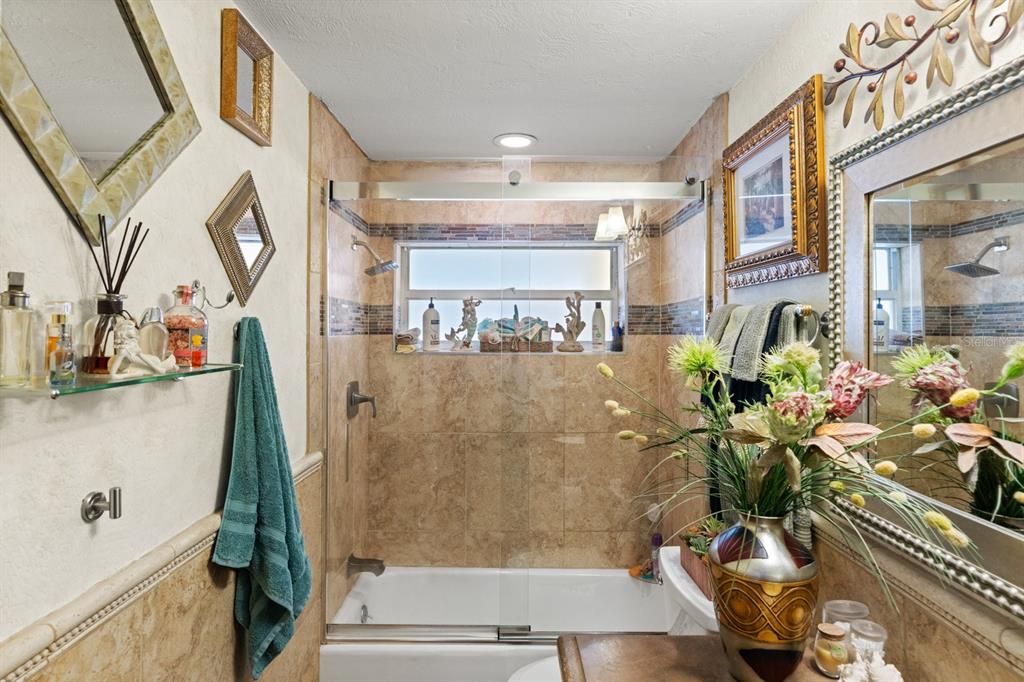 На продажу: $1,395,000 (4 спален, 2 ванн, 3295 Квадратных фут)