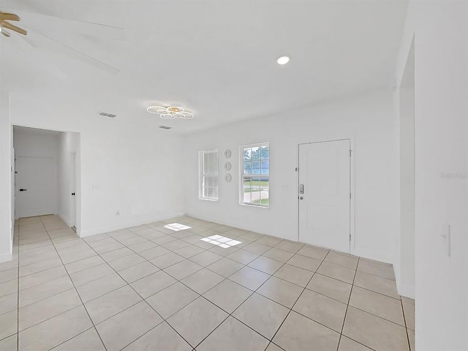 For Sale: $264,900 (4 beds, 2 baths, 1578 Square Feet)