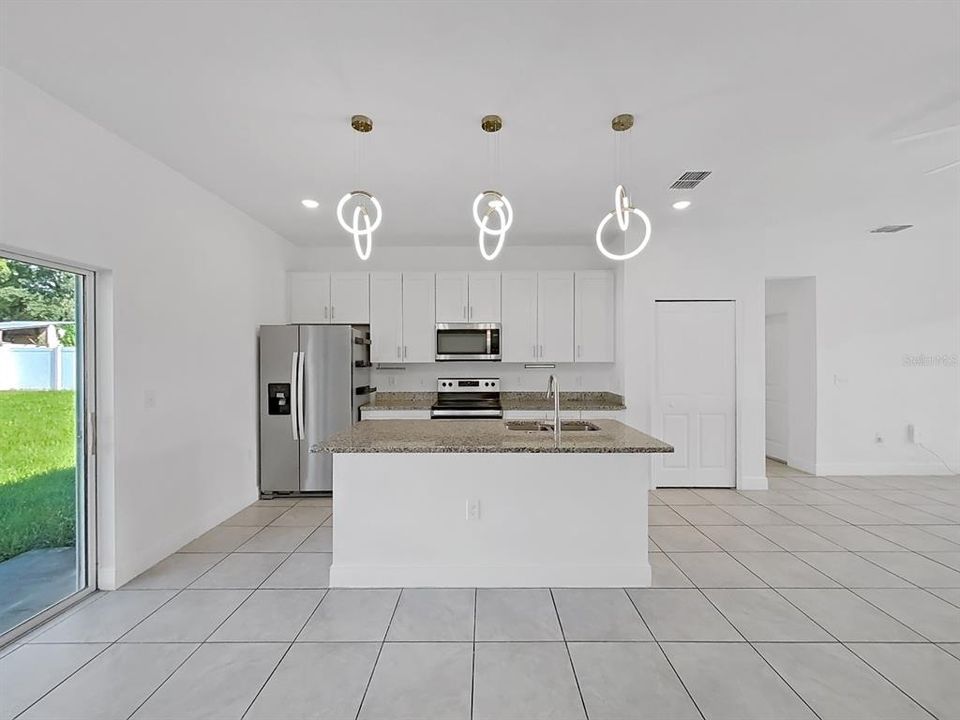 For Sale: $264,900 (4 beds, 2 baths, 1578 Square Feet)