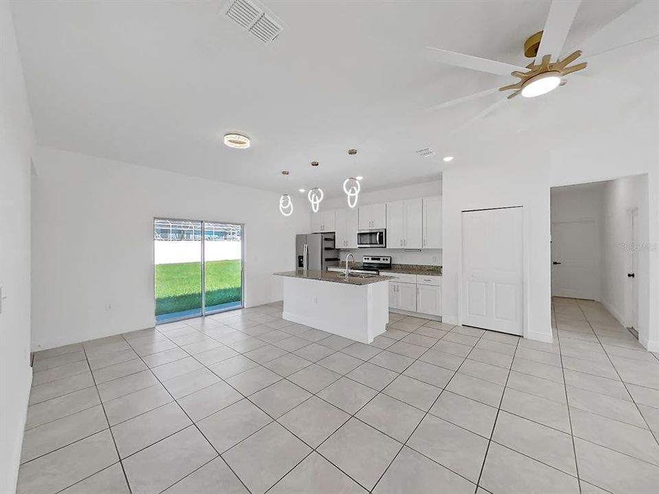 For Sale: $264,900 (4 beds, 2 baths, 1578 Square Feet)