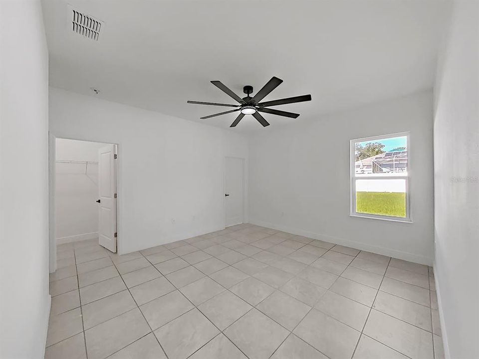 For Sale: $264,900 (4 beds, 2 baths, 1578 Square Feet)