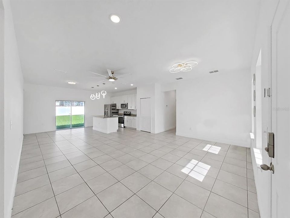 For Sale: $264,900 (4 beds, 2 baths, 1578 Square Feet)