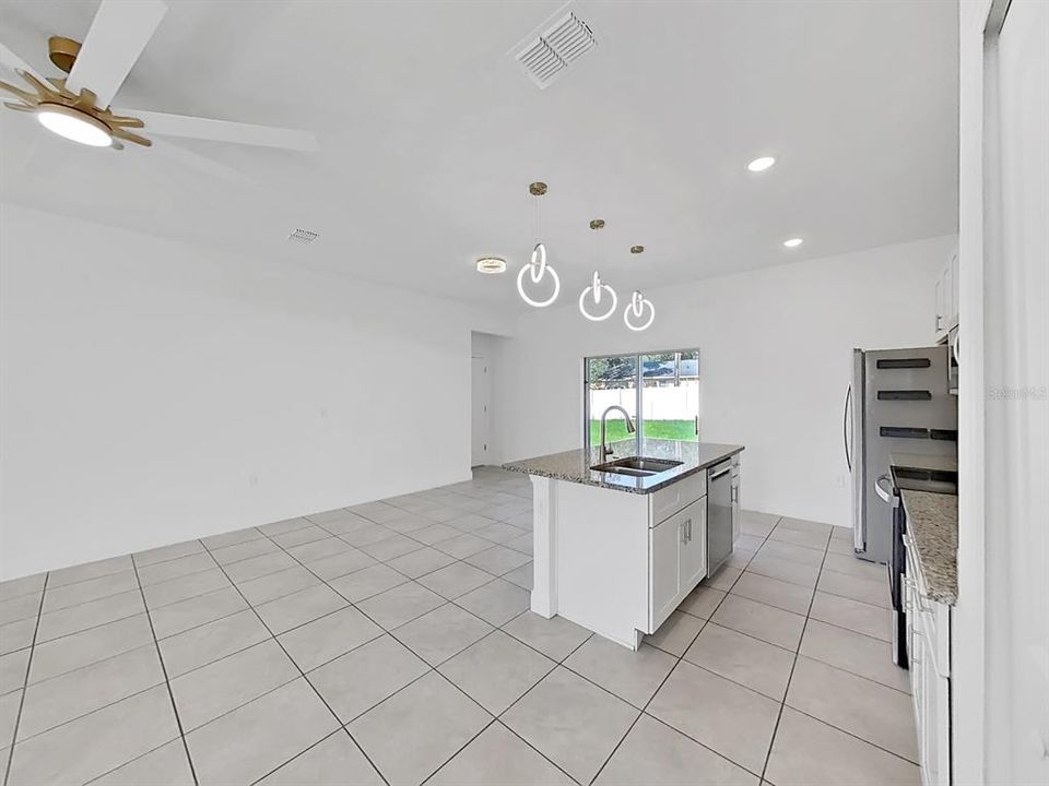 For Sale: $264,900 (4 beds, 2 baths, 1578 Square Feet)