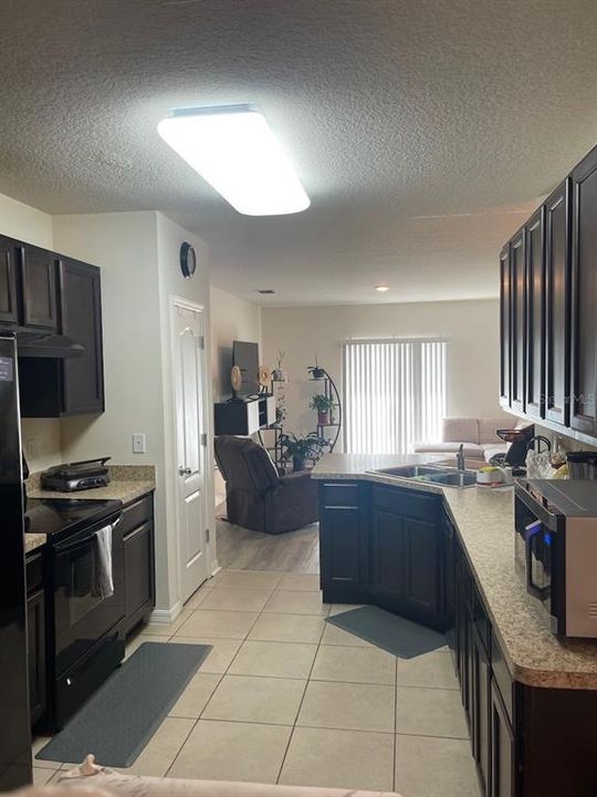 En Venta: $319,900 (3 camas, 2 baños, 1569 Pies cuadrados)