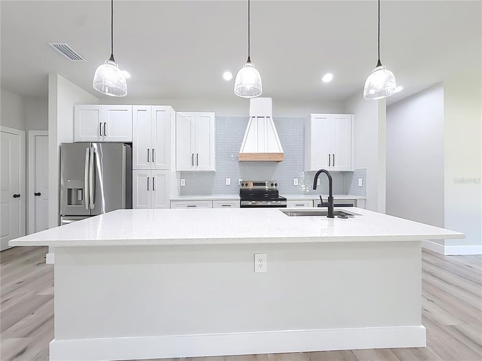 For Sale: $429,900 (3 beds, 2 baths, 1792 Square Feet)