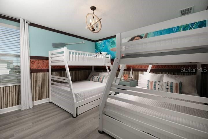 For Sale: $695,000 (8 beds, 5 baths, 3909 Square Feet)