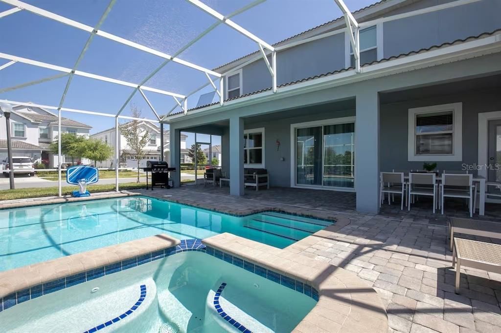 For Sale: $695,000 (8 beds, 5 baths, 3909 Square Feet)