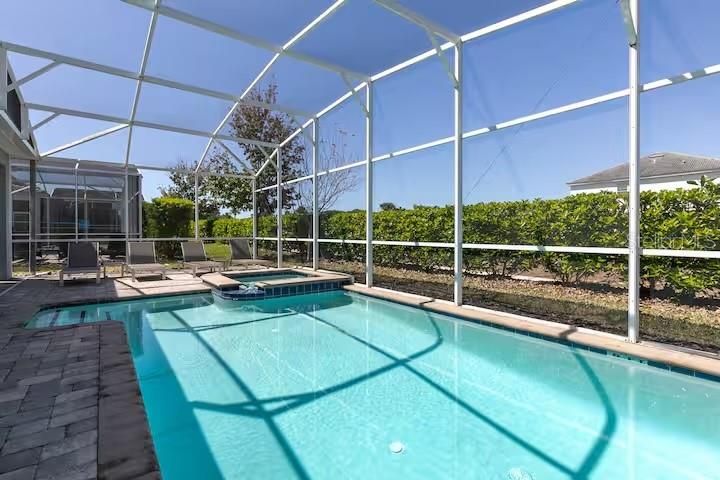For Sale: $695,000 (8 beds, 5 baths, 3909 Square Feet)