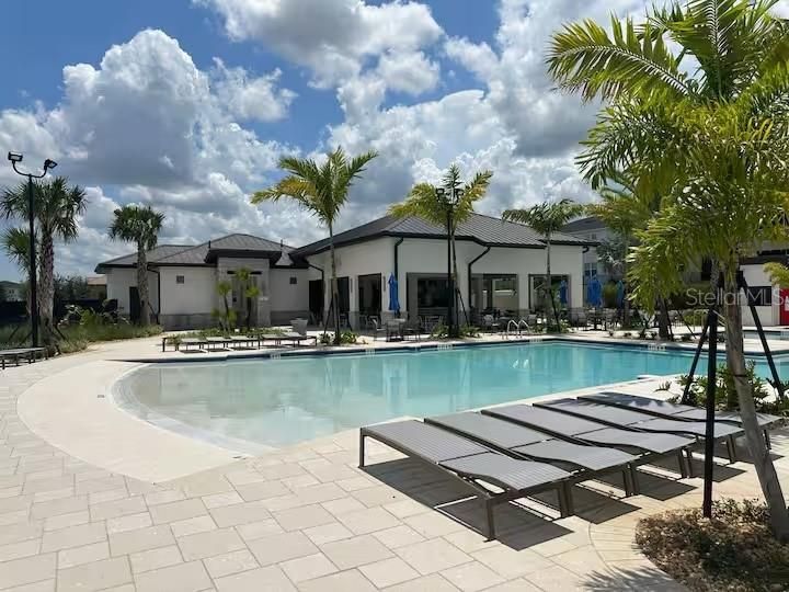 For Sale: $695,000 (8 beds, 5 baths, 3909 Square Feet)