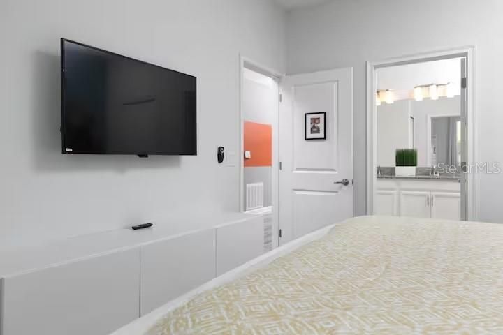 For Sale: $695,000 (8 beds, 5 baths, 3909 Square Feet)