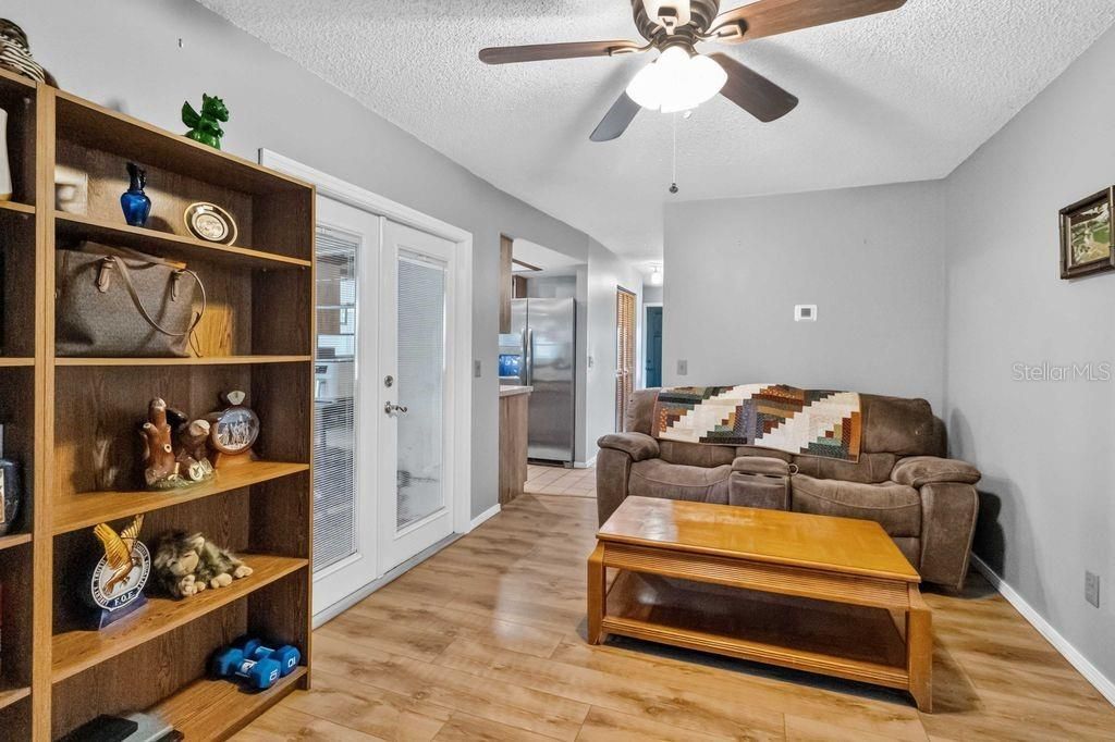 En Venta: $299,000 (3 camas, 3 baños, 2110 Pies cuadrados)