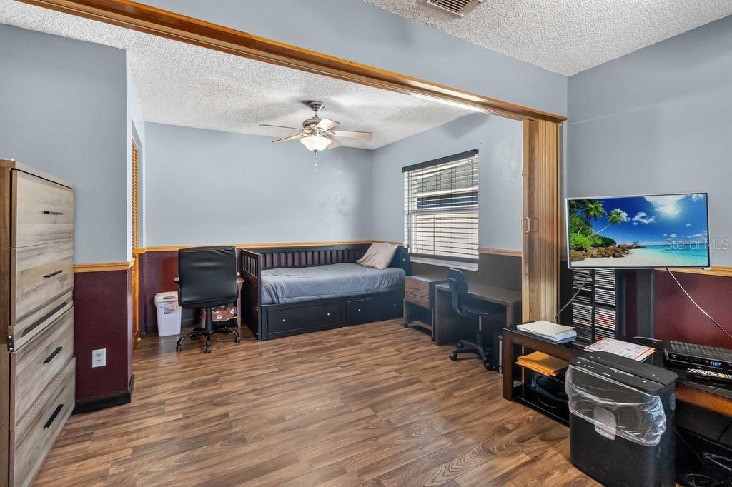 En Venta: $299,000 (3 camas, 3 baños, 2110 Pies cuadrados)