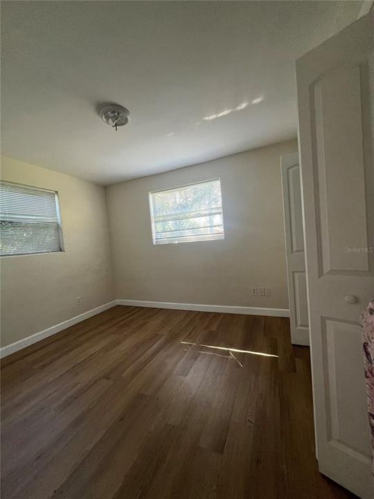 For Rent: $2,490 (3 beds, 1 baths, 950 Square Feet)