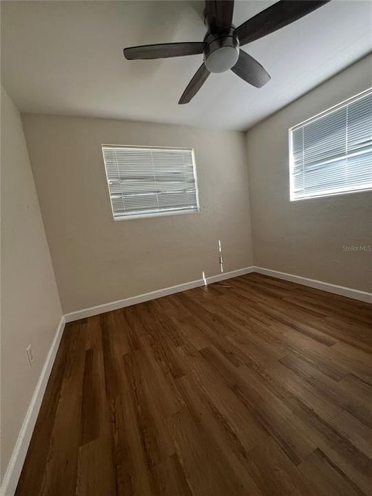 For Rent: $2,490 (3 beds, 1 baths, 950 Square Feet)