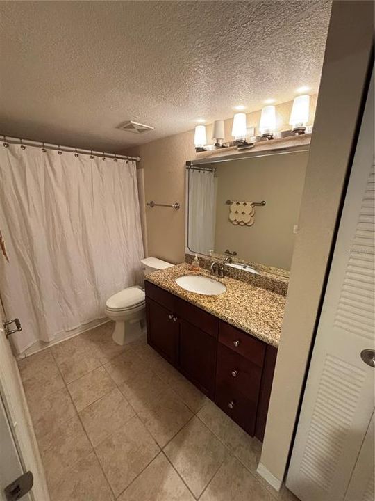 For Rent: $1,400 (1 beds, 1 baths, 711 Square Feet)