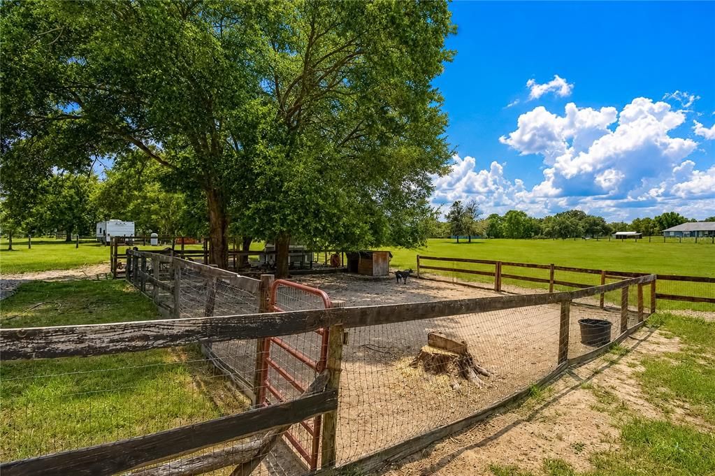 На продажу: $725,000 (4 спален, 2 ванн, 2221 Квадратных фут)