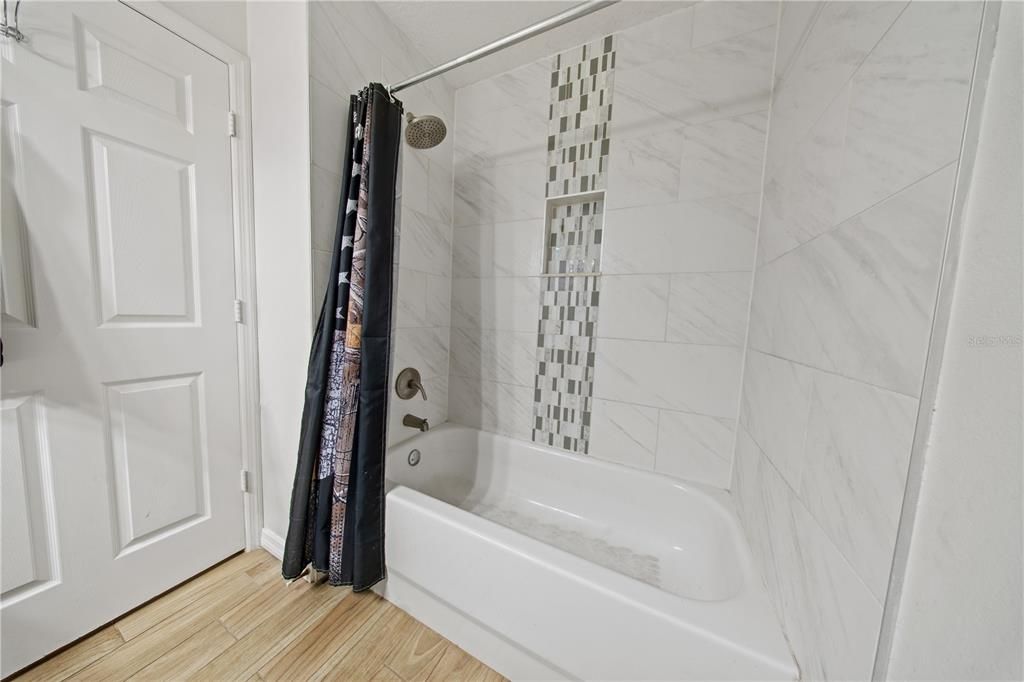 For Sale: $309,900 (3 beds, 2 baths, 1200 Square Feet)