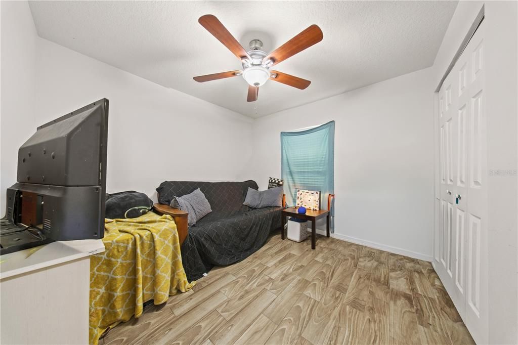 For Sale: $309,900 (3 beds, 2 baths, 1200 Square Feet)