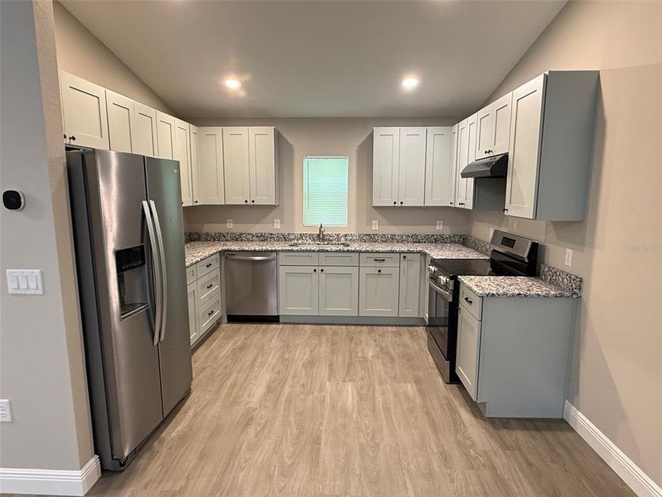 For Rent: $1,700 (3 beds, 2 baths, 1311 Square Feet)
