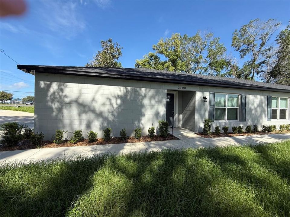 For Rent: $1,700 (3 beds, 2 baths, 1311 Square Feet)