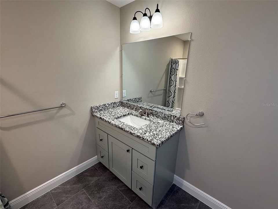For Rent: $1,700 (3 beds, 2 baths, 1311 Square Feet)