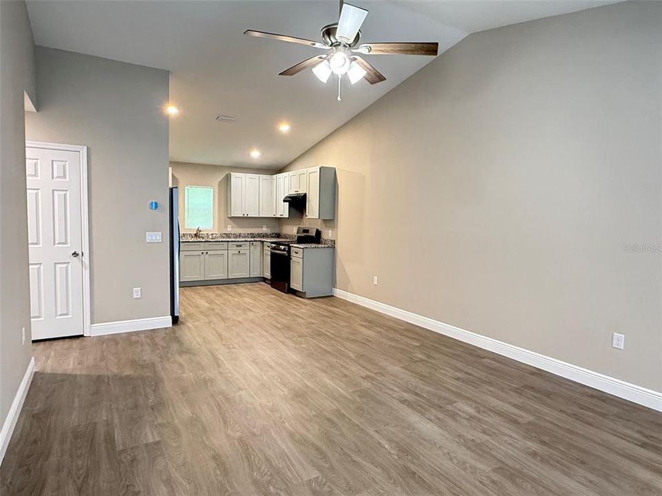 For Rent: $1,700 (3 beds, 2 baths, 1311 Square Feet)