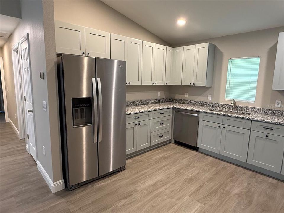 For Rent: $1,700 (3 beds, 2 baths, 1311 Square Feet)