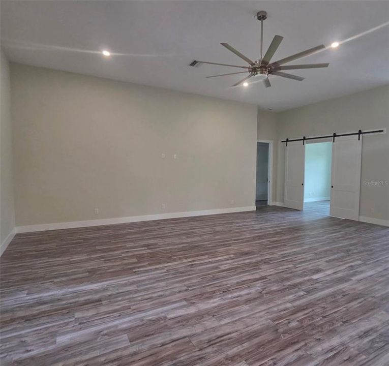 For Sale: $699,900 (3 beds, 2 baths, 2899 Square Feet)