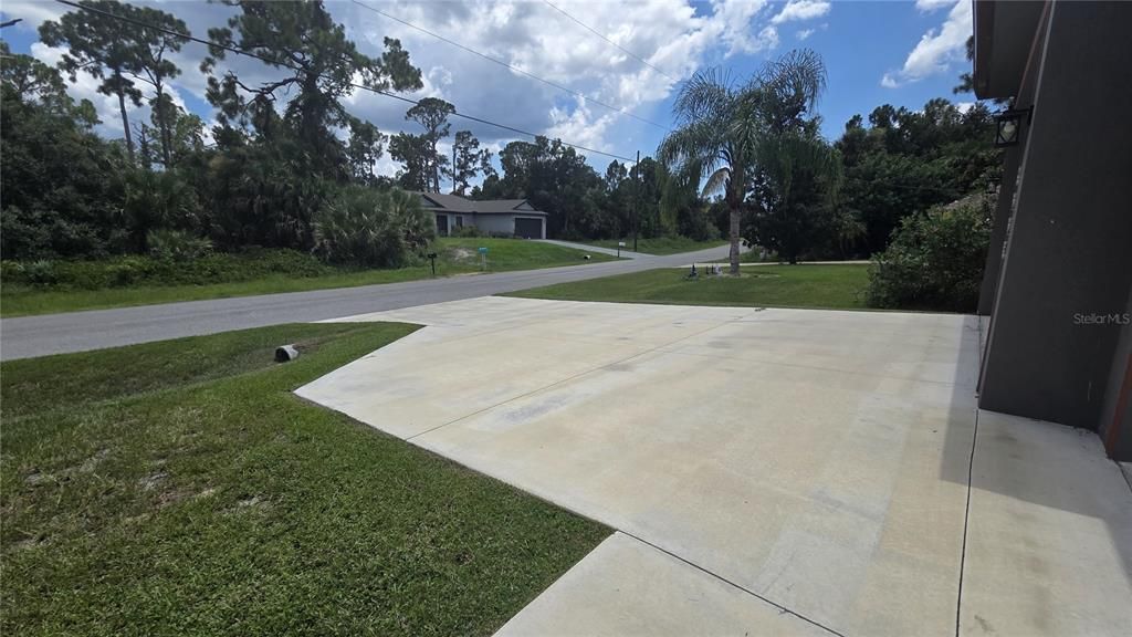 For Sale: $699,900 (3 beds, 2 baths, 2899 Square Feet)