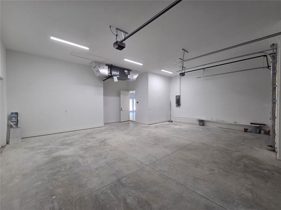 For Sale: $699,900 (3 beds, 2 baths, 2899 Square Feet)