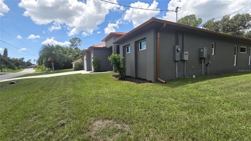 For Sale: $699,900 (3 beds, 2 baths, 2899 Square Feet)