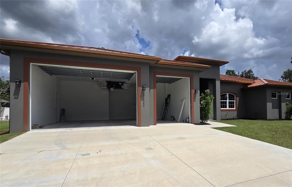 For Sale: $699,900 (3 beds, 2 baths, 2899 Square Feet)