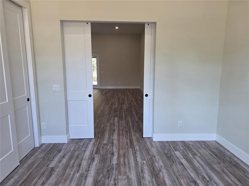For Sale: $699,900 (3 beds, 2 baths, 2899 Square Feet)