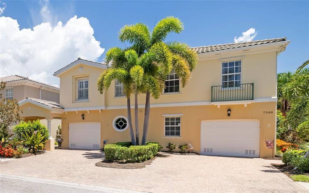 For Sale: $410,000 (3 beds, 2 baths, 1672 Square Feet)
