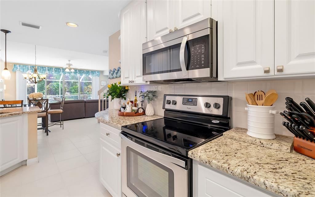 For Sale: $410,000 (3 beds, 2 baths, 1672 Square Feet)
