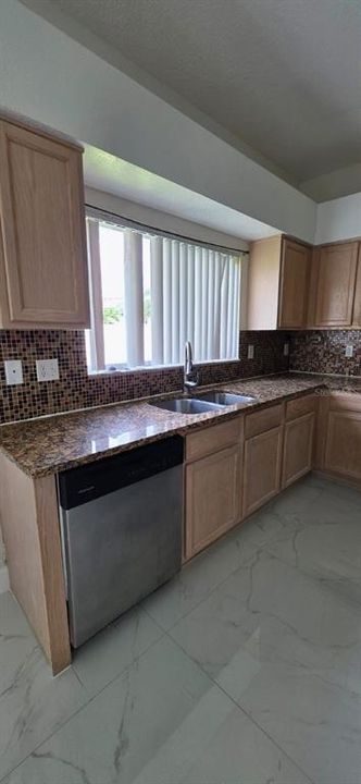 For Rent: $2,500 (4 beds, 2 baths, 2154 Square Feet)