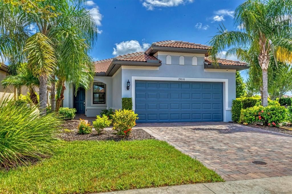 For Rent: $2,500 (2 beds, 2 baths, 1437 Square Feet)