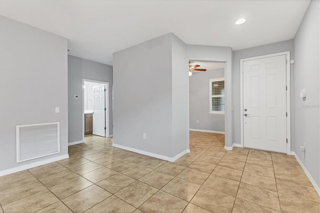 For Rent: $2,500 (2 beds, 2 baths, 1437 Square Feet)
