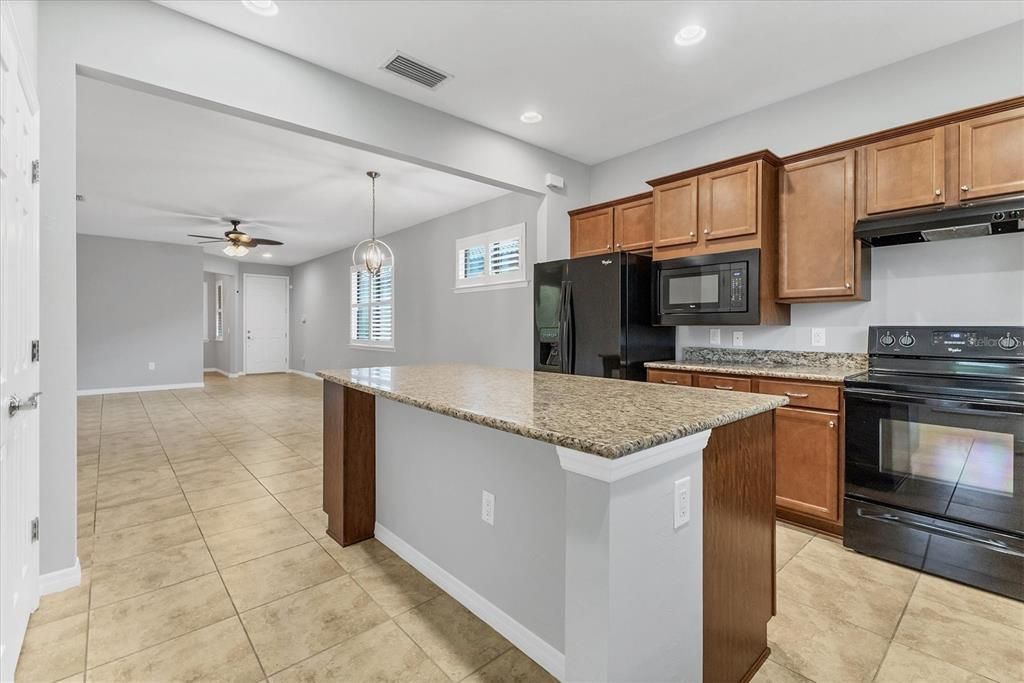 For Rent: $2,500 (2 beds, 2 baths, 1437 Square Feet)