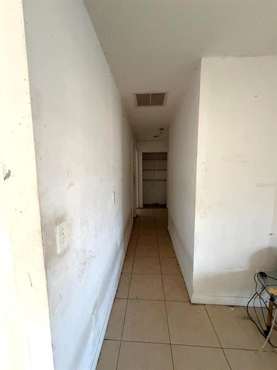 For Sale: $329,900 (3 beds, 2 baths, 1260 Square Feet)