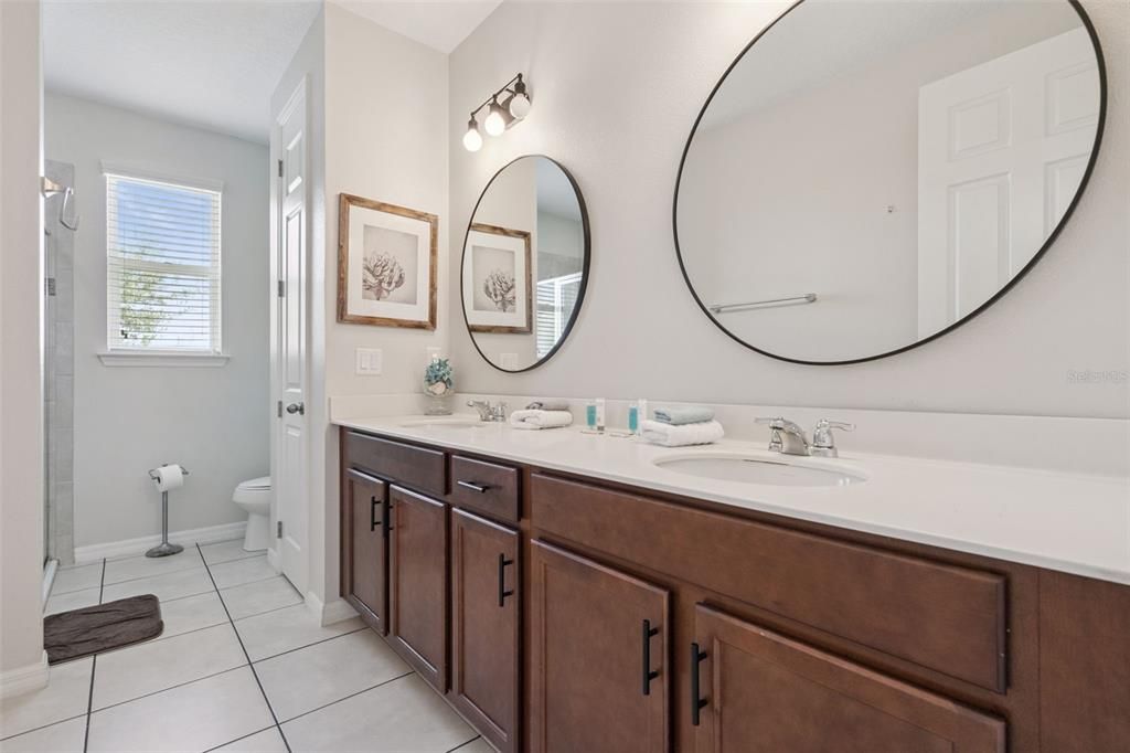For Sale: $648,000 (7 beds, 6 baths, 3533 Square Feet)