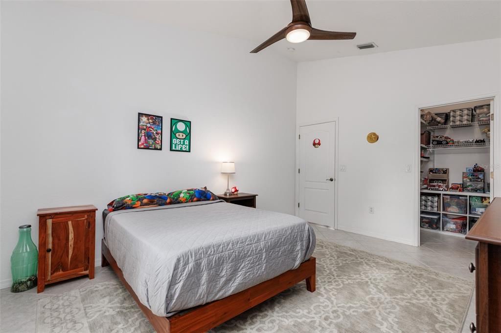 En Venta: $458,000 (2 camas, 2 baños, 2116 Pies cuadrados)