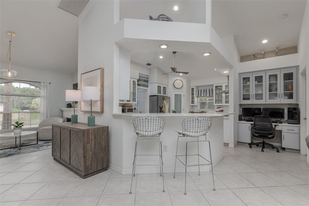 En Venta: $458,000 (2 camas, 2 baños, 2116 Pies cuadrados)